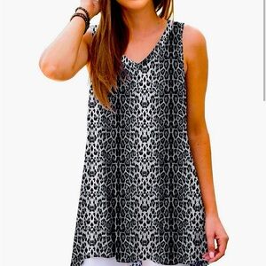 Women’s sleeveless tunic